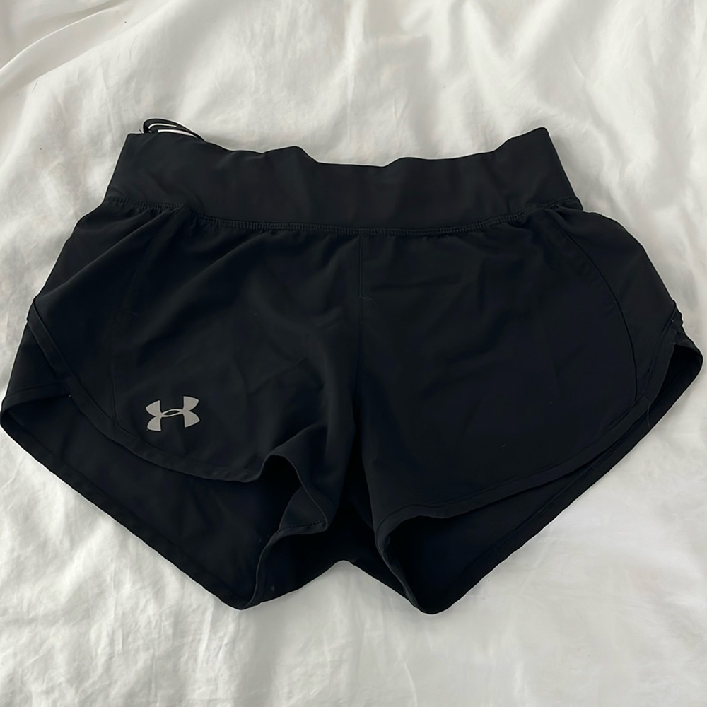XS Under Armour black shorts in great condition!